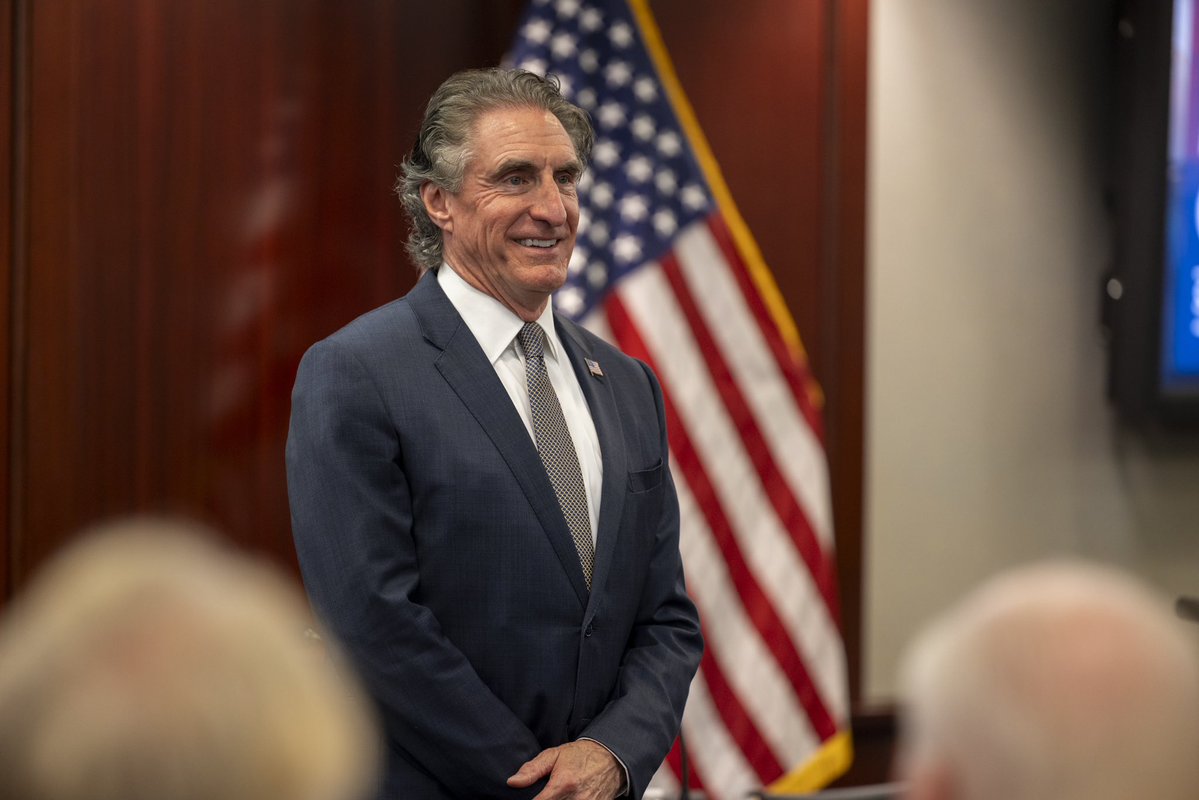 RepLisaMcClain's tweet image. Honored to welcome Secretary of the Interior @DougBurgum to Capitol Hill today as a part of my @HouseGOP Meet the Cabinet series.
The One Big Beautiful Bill UNLEASHES American energy production, and House Republicans are proud to work with Sec. Burgum to lead this charge.