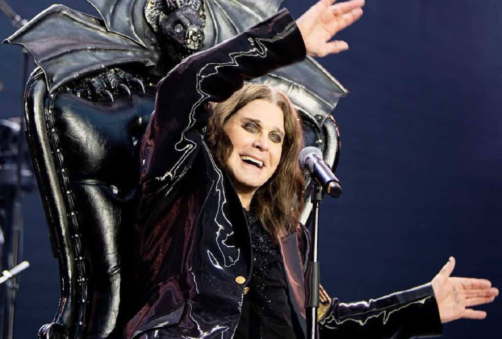 RayLahnder's tweet photo. @OzzyOsbourne #inmemoriam #homenagem https://t.co/RRm6lzRcH9