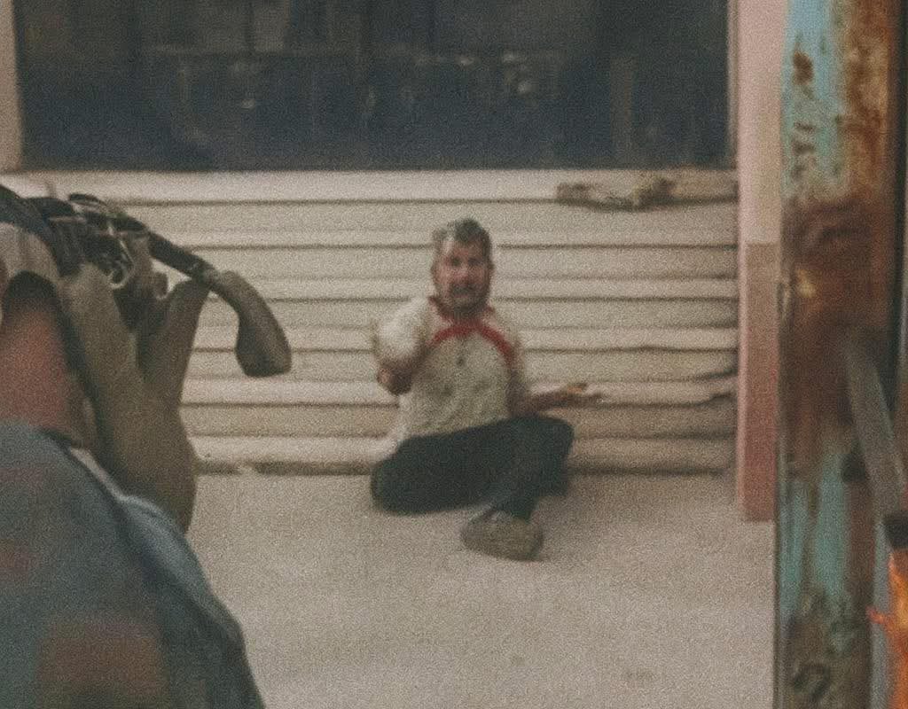 يجب محاسبة هؤلاء القَتَلة على جرائمهم . 
فما ذنب الانسان حتى يُقتَل بهذه الوحشية؟

ما يحدث تجاوزٌ لكل القيم الإنسانية والأخلاقية، ومن غير المقبول أن تمرّ هذه الجرائم دون عقاب ، الدماء التي سُفكت ظلماً من كل طرف و التهجير و غيرها ايضا يجب محاسبة الجميع ….