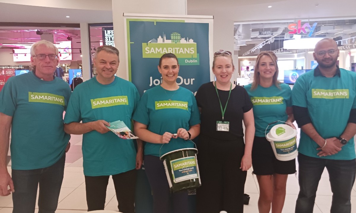 SamaritansIRL's tweet image. Samaritans volunteers & supporters will be out and about in communities around Ireland this week marking #SamaritansAwarenessDay. Please say hi if you see us 💚
📷 Thank you to our amazing partners @calorireland for helping raise awareness and funds for @DubSamaritans