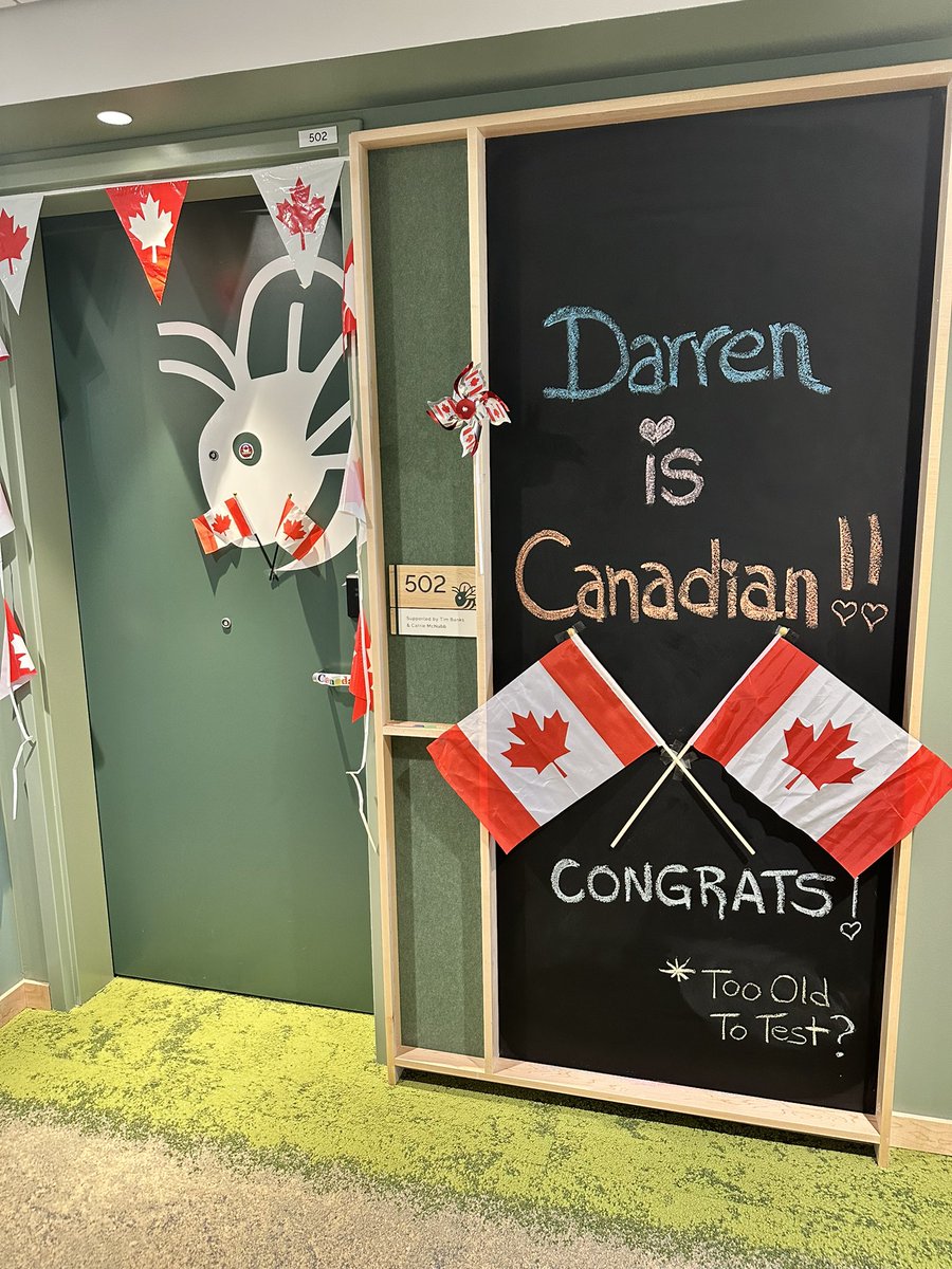 Bigdazw's tweet image. What a great day!
Chester was discharged from hospital but I had a very important ceremony to attend after his discharge. When I got back to our room at Ronald McDonald House the staff had this waiting for me😊.
That’s right I’m now a Canadian citizen! #BigdazCanadian