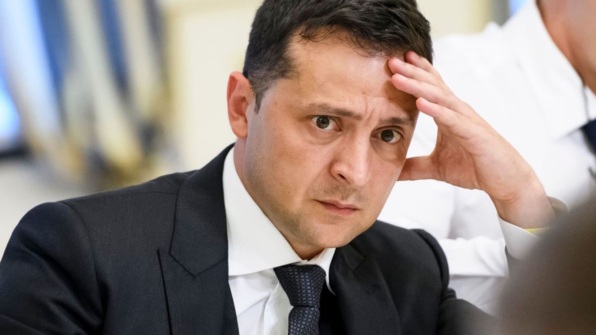 mykytabak's tweet image. Ну що САМИЙ ВЕРХОВНИЙ ГОЛОВНОКОМАНДУВАЧ…
Підпишеш?
Чи не підпишеш?
Відповідь— ПОХУЙ
Підпишеш - забудь про свій рейтинг.
Не підишеш - твоє оточення зрозуміє що ти ЛОХ.
Цугцванг.
Політика, як і війна - це не конкурс капітанів.
І тобі тут не місце.