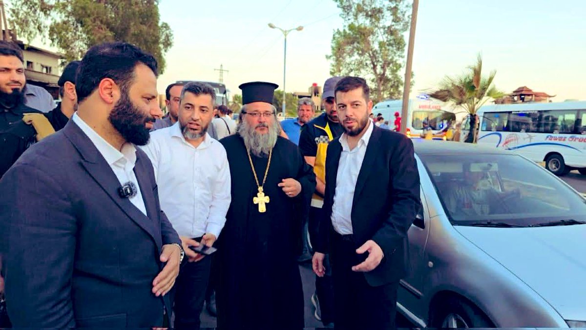 المسيحيون في السويداء ليسوا ضيوفاً…
لكن ميليشيا الهجري تتعامل معهم كغرباء يجب دفعهم للرحيل أي مشروع انفصالي هذا؟

#الهجري_يهجر_المسيحيين
#النسيج_الوطني_خط_أحمر