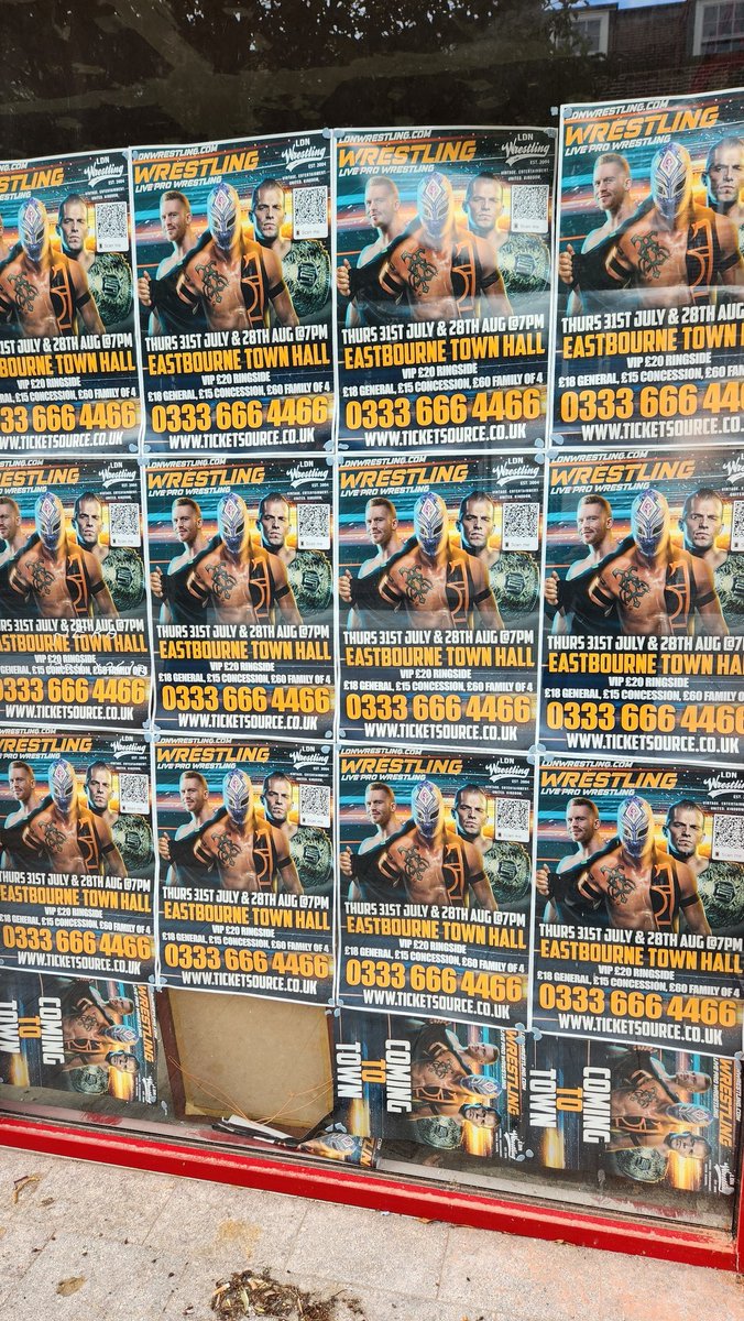 fight4ever's tweet image. Been in England for a few days and just arrived in Eastbourne. I think they like wrestling here π.