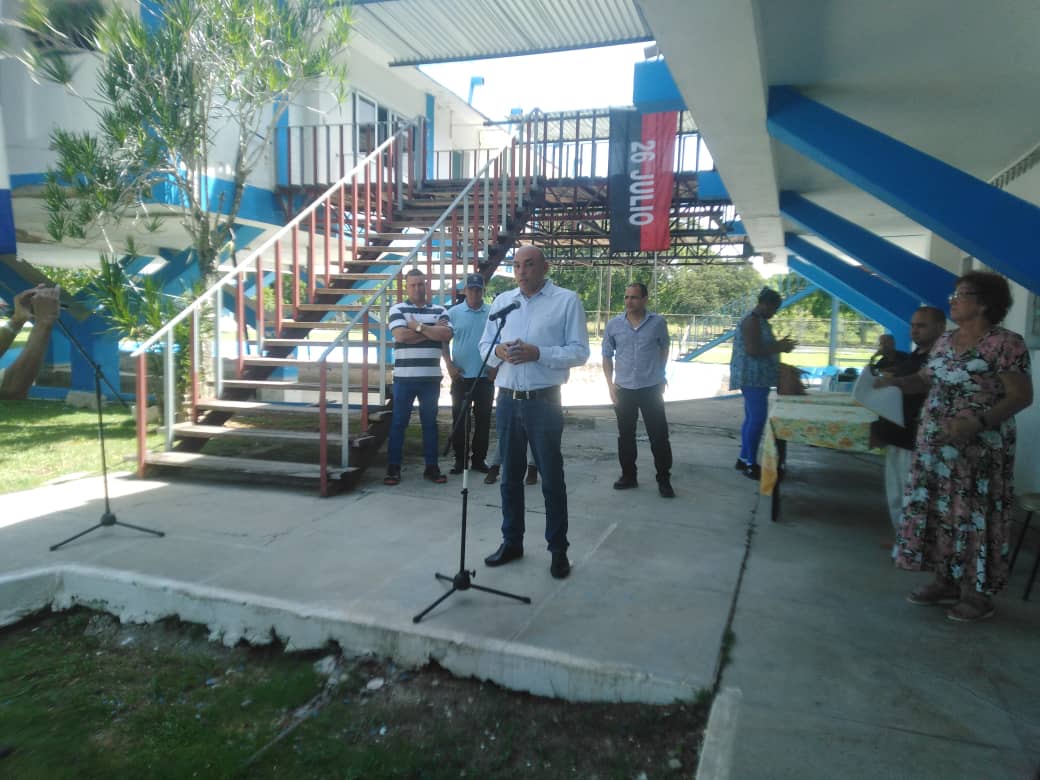 EDTA celebra primera graduación de Técnicos Medios Superiores en Acuicultura, 2 años de formación y más de 30 asignaturas, 13 estudiantes  procedentes de empresas provinciales del <a href="/GrupoPesquero/">Grupo Empresarial de la Industria Pesquera</a>  se  graduaron como Técnicos Medios Superiores en Acuicultura.