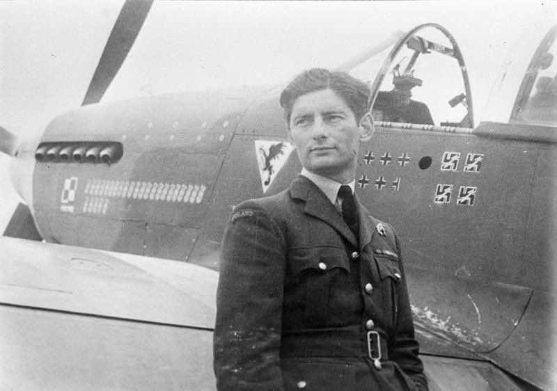KosiniakKamysz's tweet image. Kpt. pil. Eugeniusz Horbaczewski (1917-1944) – as myśliwski, pilot 303 Dywizjonu Myśliwskiego, a także słynnego walczącego nad Afryką „Cyrku Skalskiego”. Uczestnik operacji „Overlord”. Jeden z najskuteczniejszych polskich pilotów myśliwskich II wojny światowej. Poległ nad Francją…