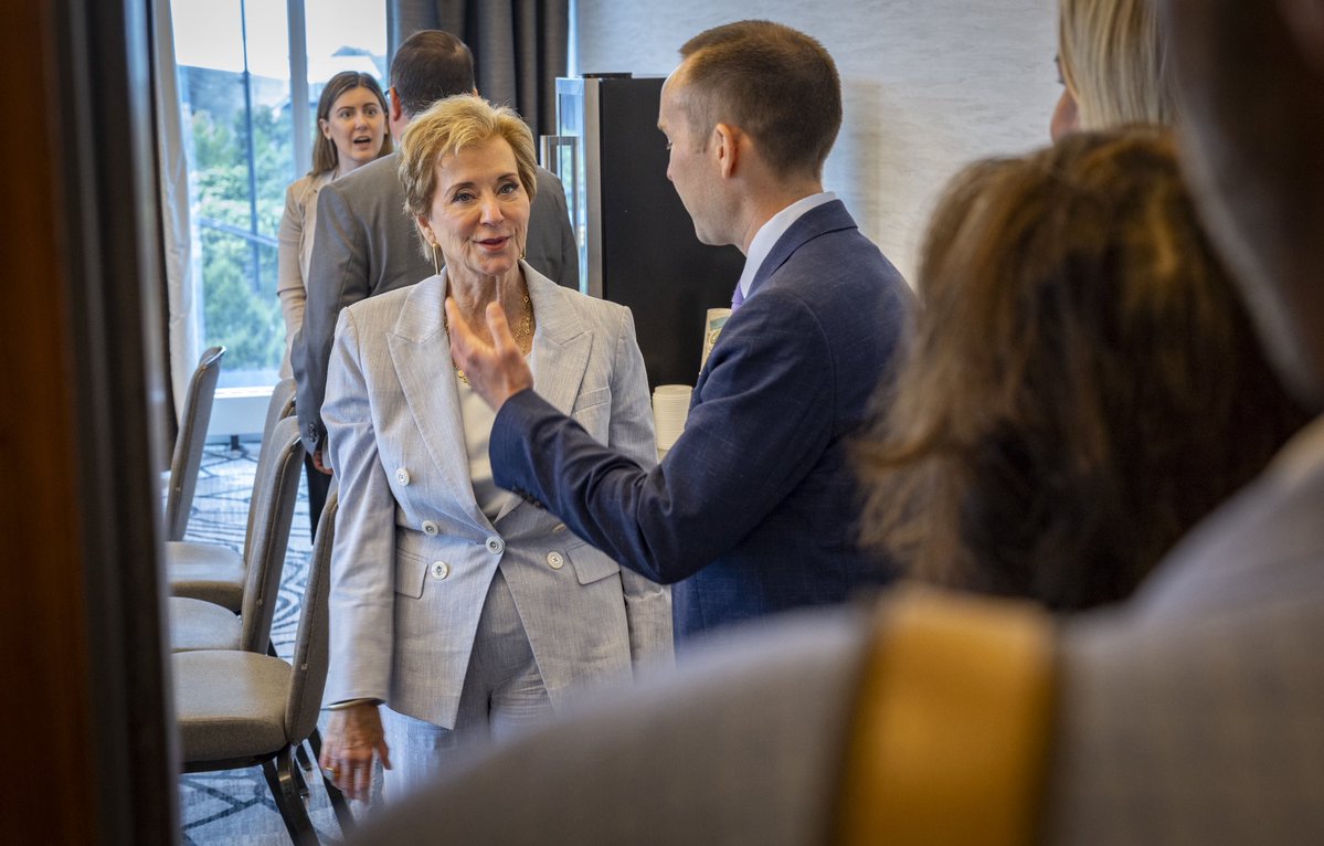 schuette_bill's tweet image. Last week, @MI_Republicans and I met with @EDSecMcMahon to discuss our shared efforts to improve Michigan’s failing reading scores, protect woman’s sports and unlock new funding options for students and parents.
Thank you, Secretary McMahon for your time!