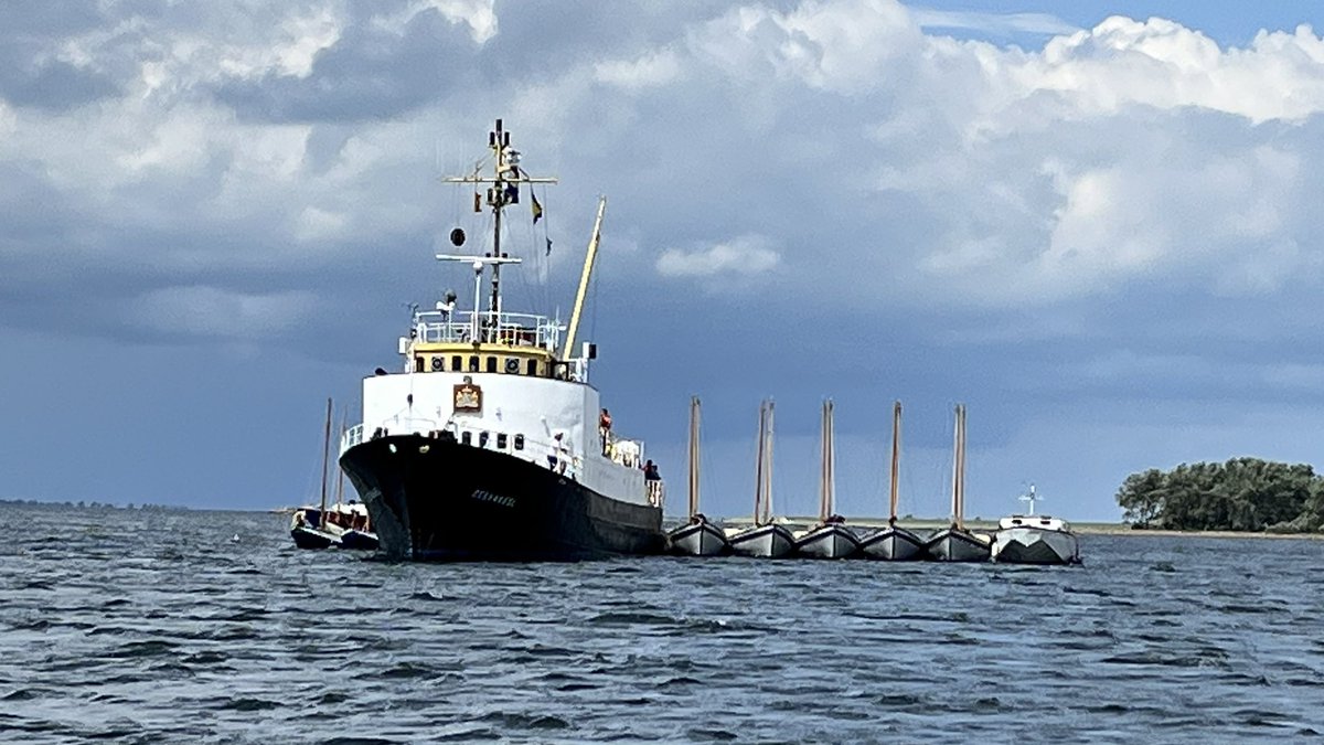 JasperBol's tweet photo. Deze week ben ik commandant zomerkamp van het @ZeekadetkorpsNL in Bruinisse &amp; Grevelingen. Een superleuk zomerkamp met zo’n 200 jongens en meiden met veel nautische activiteiten zoals sloep- en vlet zeilen. Genieten 😊😎👊🏻 https://t.co/tBeuLP0awy