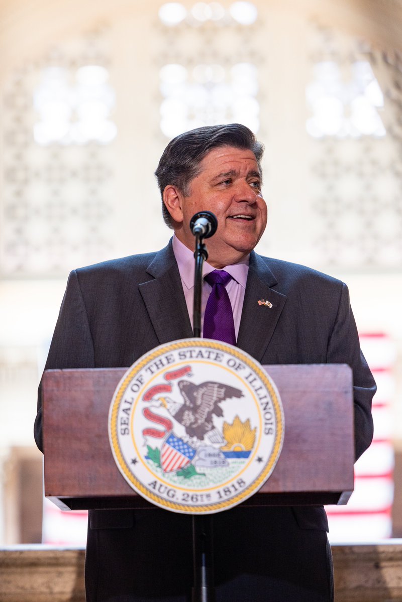 GovPritzker's tweet image. For 100 years, Union Station has been bringing Chicago to the world and the world right back here.
Today’s Centennial Celebration is certainly about its architecture, beauty, and majesty — but most of all, it's a celebration of the most important rail hub in the US.