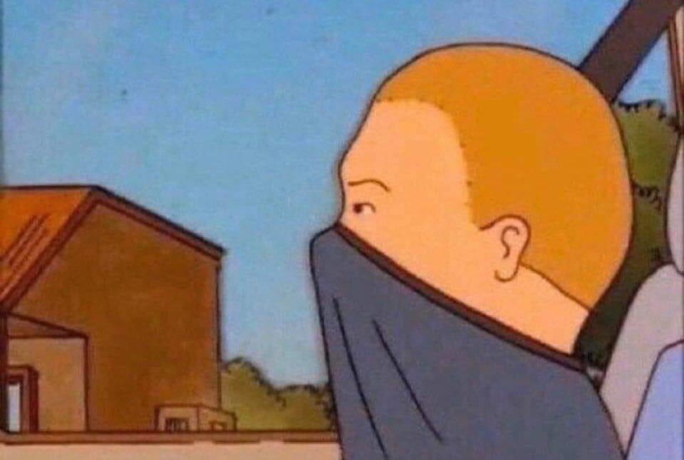 *alguien prende un cigarro*   

yo: