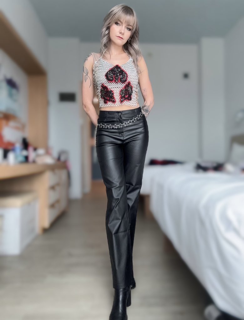 squirrelj00ng's tweet image. Last stop for me Ateez in Orlando D2. Wanted to finish it off with my Seonghwa Skin outfit. Excited to see everyone (and keep and eye on Matz once again ๐) #ATEEZinOrlando #ATEEZTour