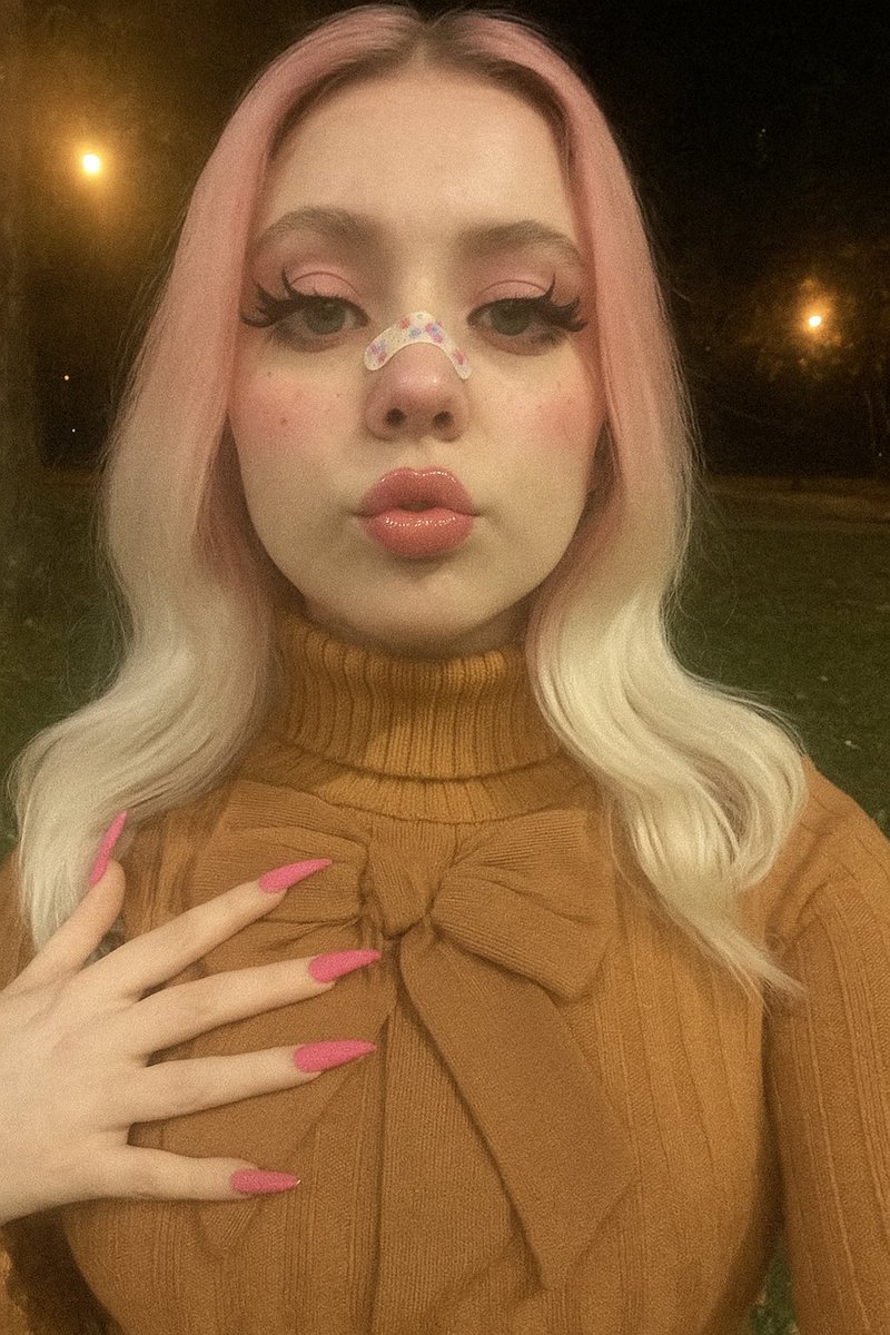 Kenkito4's tweet image. Loretto if she was REAL