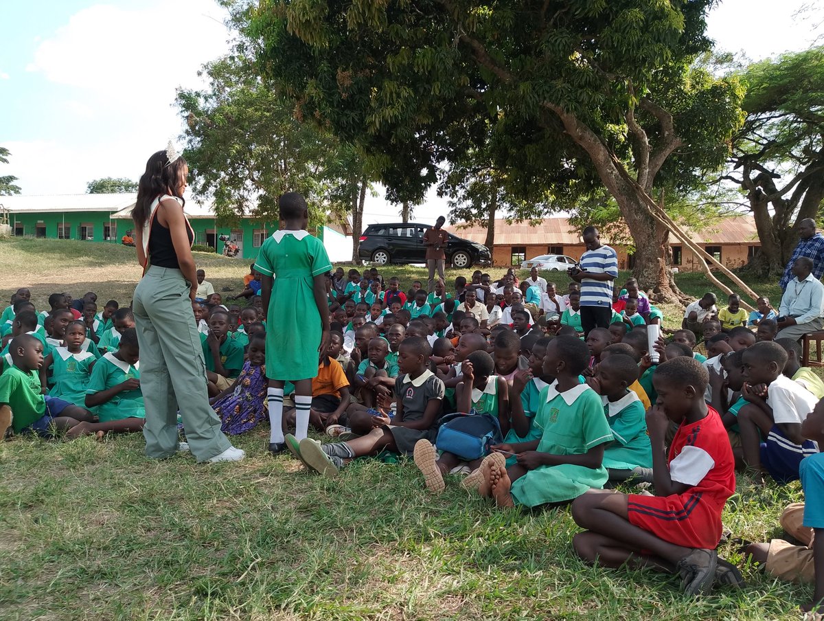 Gals Hope International Network (@ghi_network) on Twitter photo Empowering young girls in Busiika Town Council. We recently hosted Miss Uganda <a href="/NatashaNyonyozi/">nyonyozi ✨</a> at Mpigi Secondary & Primary schools for an inspiring mentorship session. Our girls looked up to her as a role model & walked away with valuable lessons. #GalsHope #MentorshipMatters Empowering young girls in Busiika Town Council. We recently hosted Miss Uganda <a href="/NatashaNyonyozi/">nyonyozi ✨</a> at Mpigi Secondary & Primary schools for an inspiring mentorship session. Our girls looked up to her as a role model & walked away with valuable lessons. #GalsHope #MentorshipMatters