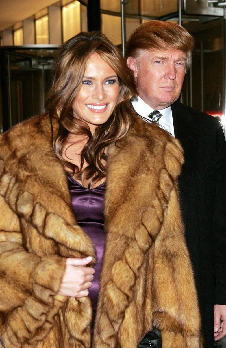 KUWTTRUMPS's tweet image. Melania & Donald - 2004 🖤
(Melania no longer wears fur) 🦊