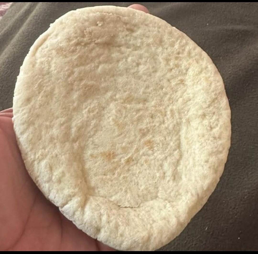 Adelsaeed222's tweet image. I want bread I am very hungry My children are suffering from malnutrition and they are hungry.
chuffed.org/project/109350…