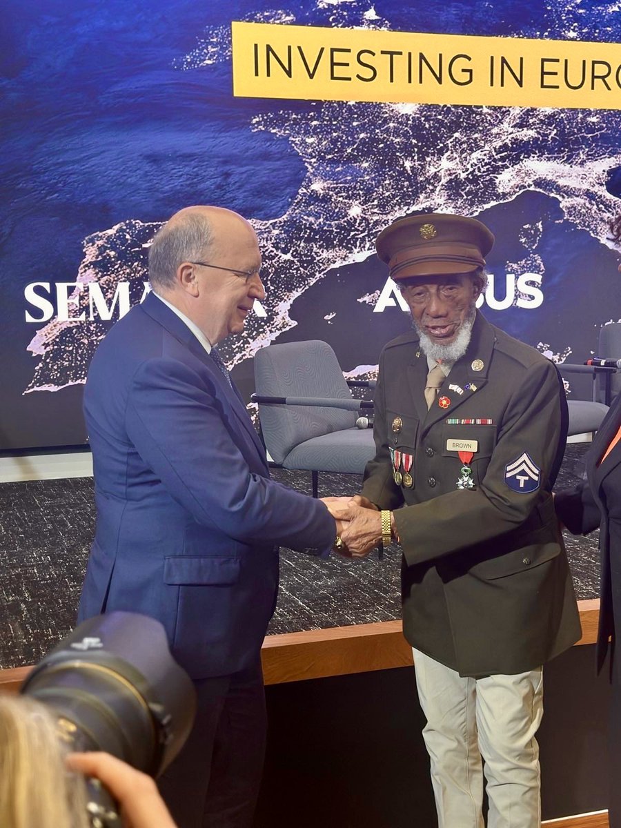KubiliusA's tweet image. Honoured to salute Rev. Arlester Brown, one of the last D-Day heroes, at #EUDefenseNight.
Europe does not forget America’s solidarity while gearing up EU readiness to prevent further war.