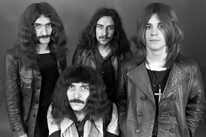 matdryhurst's tweet image. The second largest city in England is known for two things
The Industrial Revolution
and four guys who thought it would be different to make scary music, and invented Heavy Metal
RIP Ozzy. Gutted.