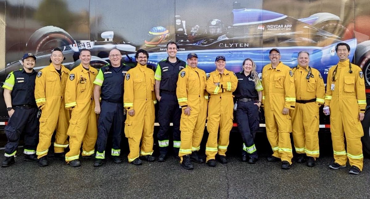 TorontoMedics's tweet image. 🏁 What a weekend at @hondaindy! @TorontoMedics were on duty helping keep everyone safe, and our bike team joined 450+ riders for Ride the Track 2025. 

Thanks to everyone who came out, and to @BreakfastClubz for including us in the fun! 

More 📸 on IG: ow.ly/SWe850WtATN