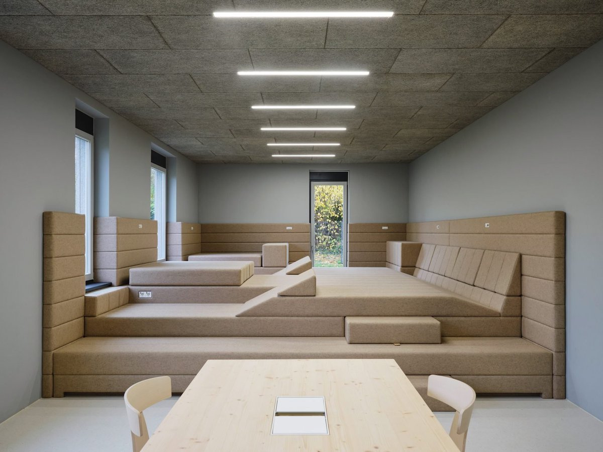 dezeen's tweet image. Zeller & Moye embed plants throughout German office: dezeen.com/2025/07/22/zel…