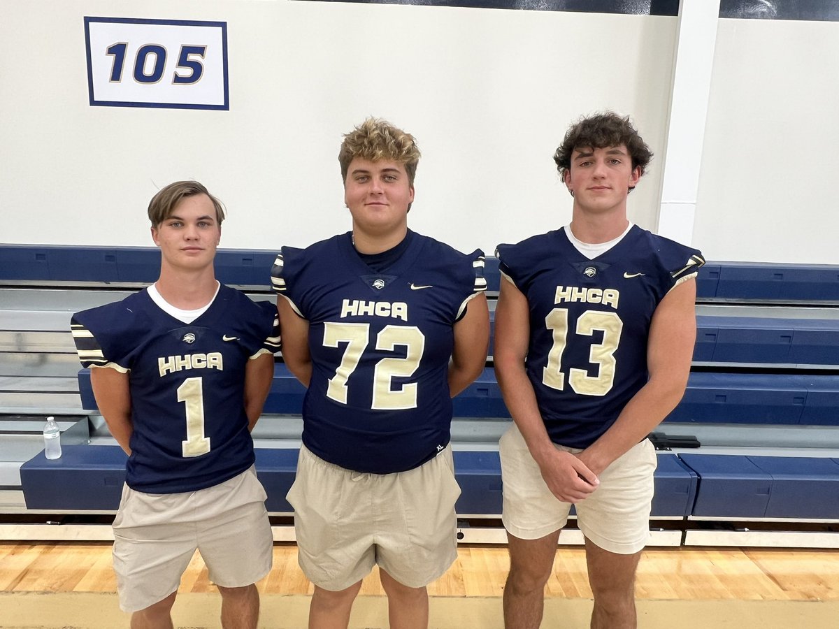 AmyZimmerWJCL's tweet image. Talking season is in full swing, even on the prep stage. Lowcountry high school football media day underway at USCB. Hear from some of the teams tonight on @WJCLNews
@BeaufortFB @hhihsathletics @hhcaeagles @HHPAthletics