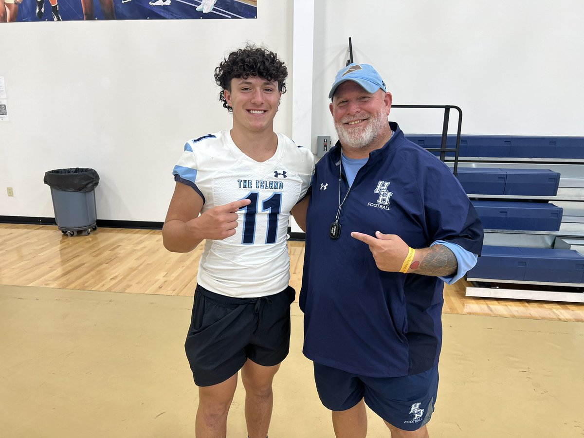 AmyZimmerWJCL's tweet image. Talking season is in full swing, even on the prep stage. Lowcountry high school football media day underway at USCB. Hear from some of the teams tonight on @WJCLNews
@BeaufortFB @hhihsathletics @hhcaeagles @HHPAthletics