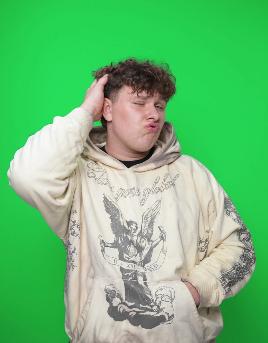 ZaDużyWoltaż tweet media