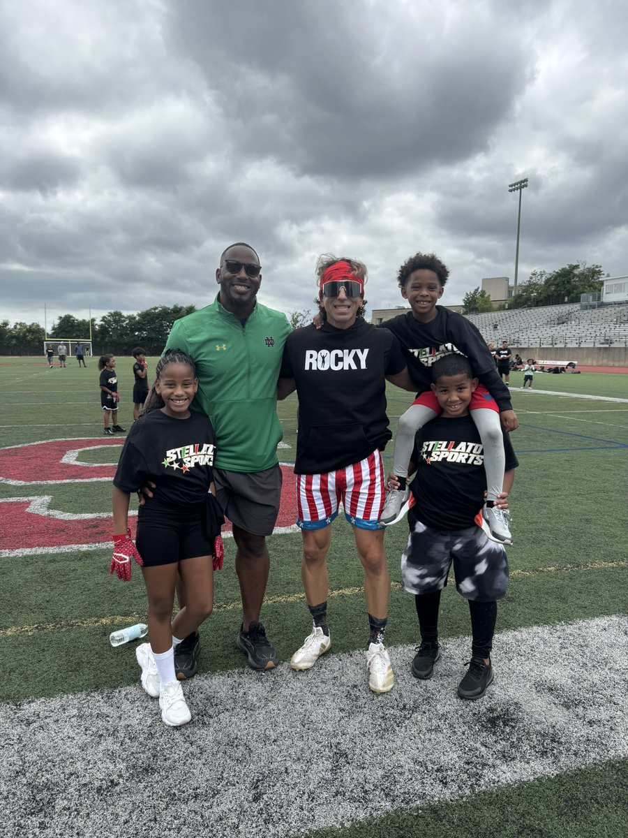 seanstellato's tweet image. 2025 Showcase! #RIPByranBraman #JamesGallante @SlyStalloneShop @JonasLGray @Obi_1nOnly @WitchesSports @CityofSalemMA #01945