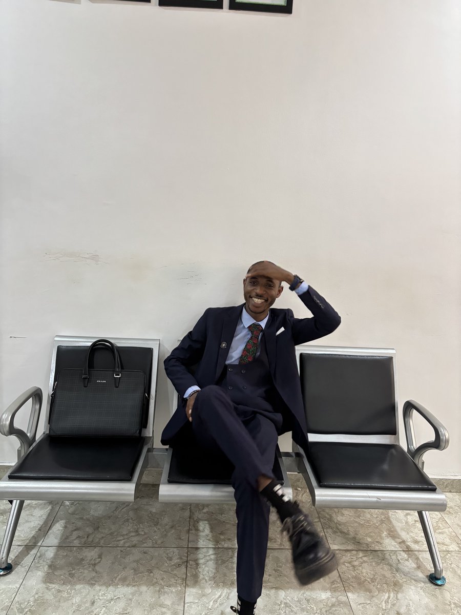 vangeorgh's tweet image. Your favorite Architect ti wa online 😌 sometimes we suit up to face our problems