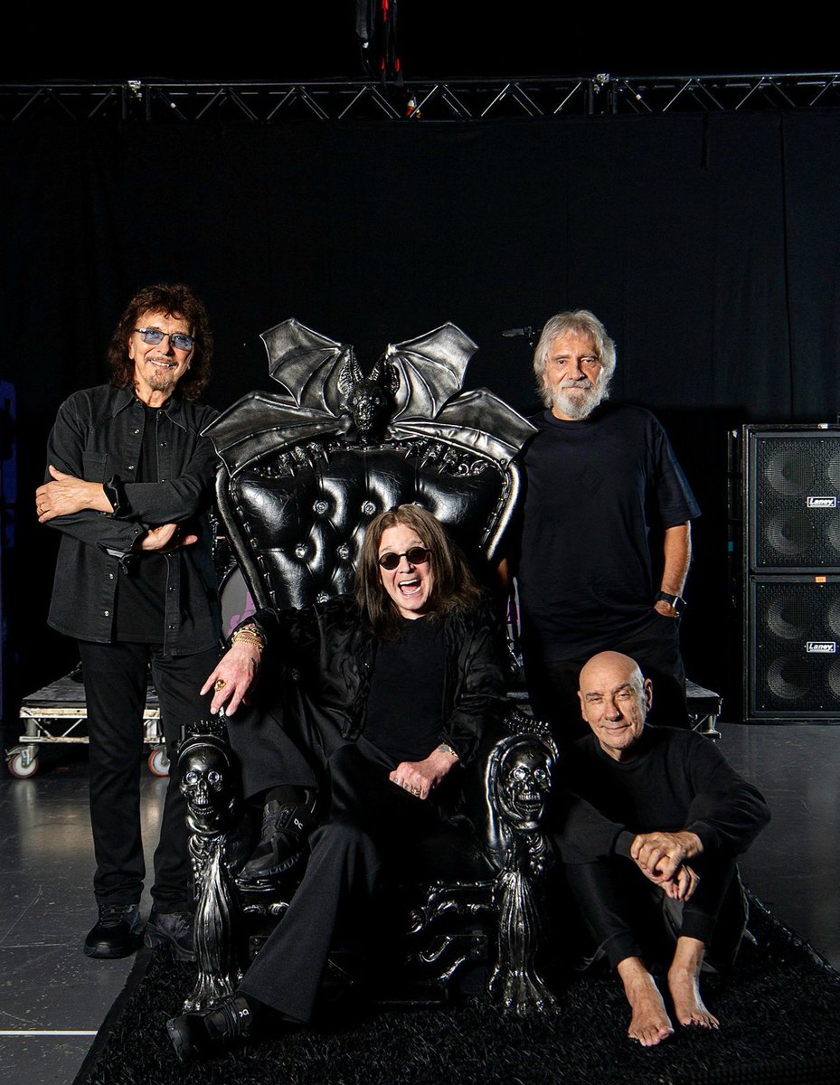 プチ・ブルース Puchi Bruce (@puchibruce) on Twitter photo <a href="/OzzyOsbourne/">Ozzy Osbourne</a> So sad…
Ozzy was the greatest vocalist, greatest musician.
His music is forever immortal.
He will live forever in our hearts.
My heartfelt condolences to his beloved family.
Rest in peace, Ozzy Osbourne. <a href="/OzzyOsbourne/">Ozzy Osbourne</a> So sad…
Ozzy was the greatest vocalist, greatest musician.
His music is forever immortal.
He will live forever in our hearts.
My heartfelt condolences to his beloved family.
Rest in peace, Ozzy Osbourne.