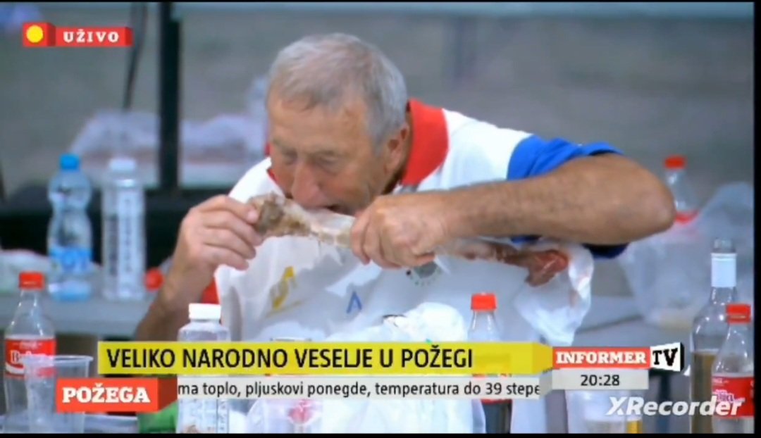 JLisce's tweet image. U usta te j... gladna. Zadavio se sa tom koskom dabogda.