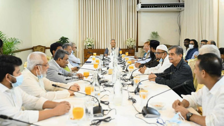 probirbidhan's tweet image. Yunus’ orange juice photoshoot mocks mourning for Milestone victims
The interim government’s top brass sat with their key political allies in a show of unity against the Awami League on Tuesday night but spent no words on the mourning day as 31 deaths were confirmed from the…