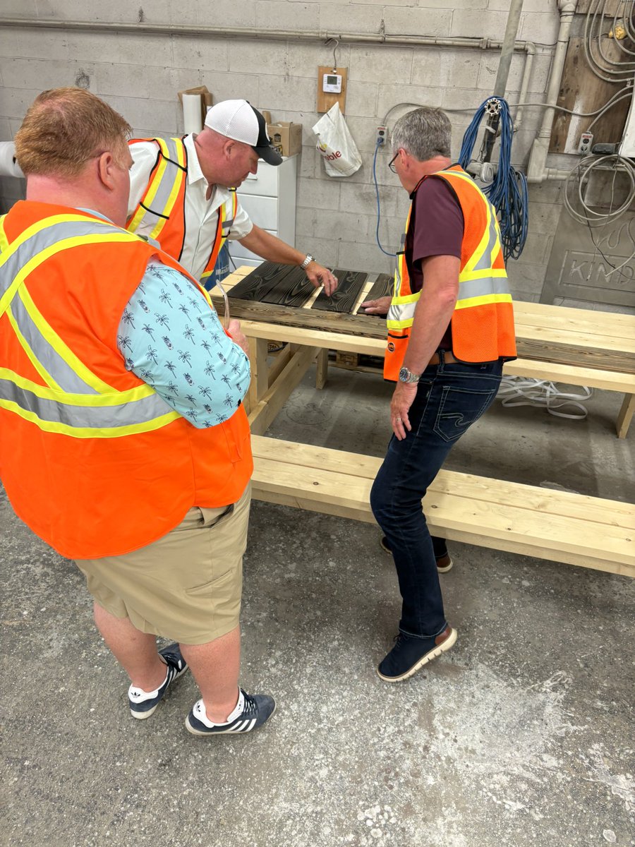 KevinHollandMPP's tweet image. I had the opportunity of joining Associate Minister Smith at South Parry Lumber! We took a tour of their facility and got to see how they process their wood from raw timber to finished products. Thank you to Neil Tucker for hosting us and showing us the fantastic work being done!