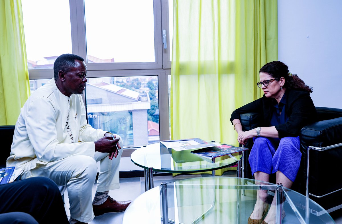 PNUD Cameroun (@pnudcameroun) on Twitter photo Le RR du #PNUD🇨🇲, M. <a href="/ciowela/">Mathieu Ciowela</a>, a rendu une visite de courtoisie à S.E. @NathalieKholi, Ambassadrice de Suisse au🇨🇲.
Au menu des échanges : le renforcement de la coopération entre le #PNUD et la #Suisse, le #PeaceBuildingFund dont la Suisse est l’un des principaux contributeurs. Le RR du #PNUD🇨🇲, M. <a href="/ciowela/">Mathieu Ciowela</a>, a rendu une visite de courtoisie à S.E. @NathalieKholi, Ambassadrice de Suisse au🇨🇲.
Au menu des échanges : le renforcement de la coopération entre le #PNUD et la #Suisse, le #PeaceBuildingFund dont la Suisse est l’un des principaux contributeurs.