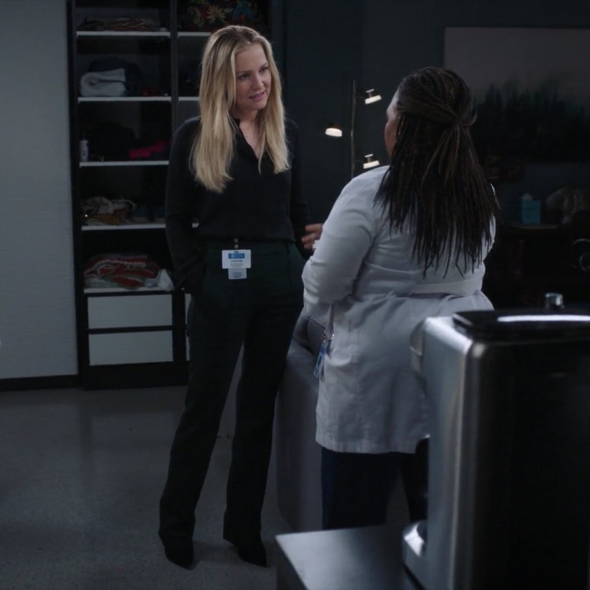 sadlatimer's tweet image. i deserve an oscar for acting so v normal in front of my dad while arizona robbins was on my tv again looking like this