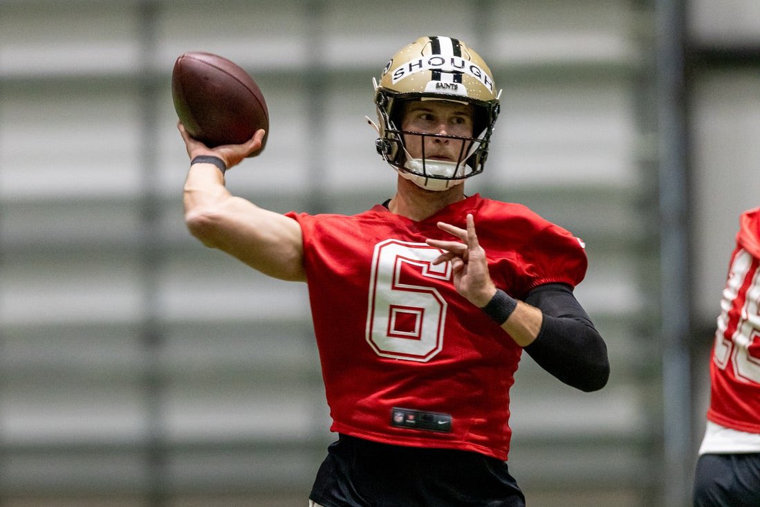 SleeperNFL's tweet image. The Saints are expected to evenly rotate Tyler Shough, Spencer Rattler, and Jake Haener at QB with No. 1 offense during training camp.