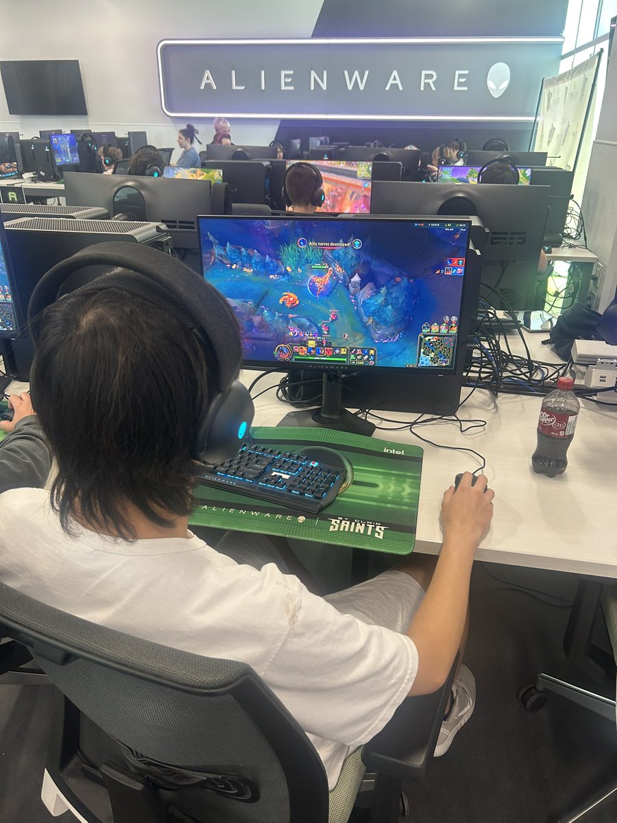 camp counsellor rn and im happy to say the world is healing … no more fortnite, get on the rift 🙏