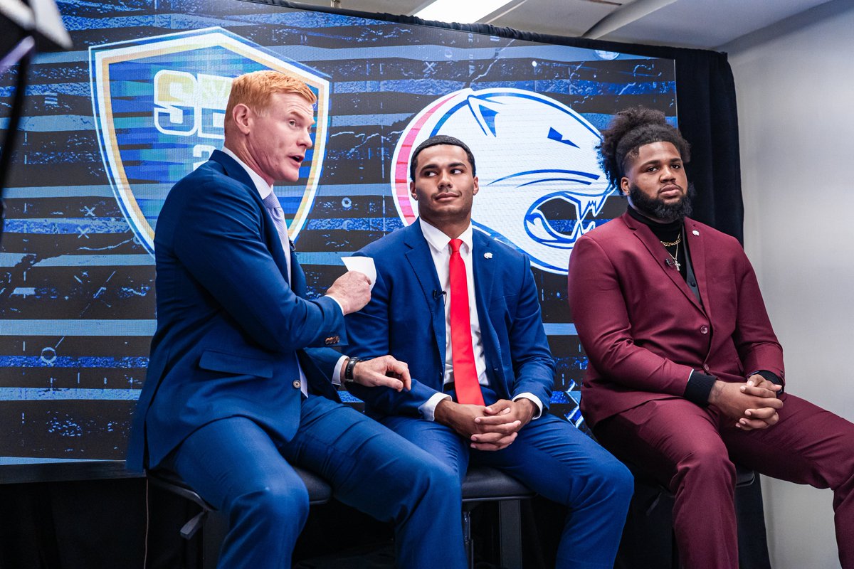 SouthAlabamaFB's tweet image. Time to take the main stageโผ๏ธ
Your Jags are heading to the main stage right now on ESPN+ at @SunBelt Media Days!
๐บ: espn.com/watch/roadblocโฆ