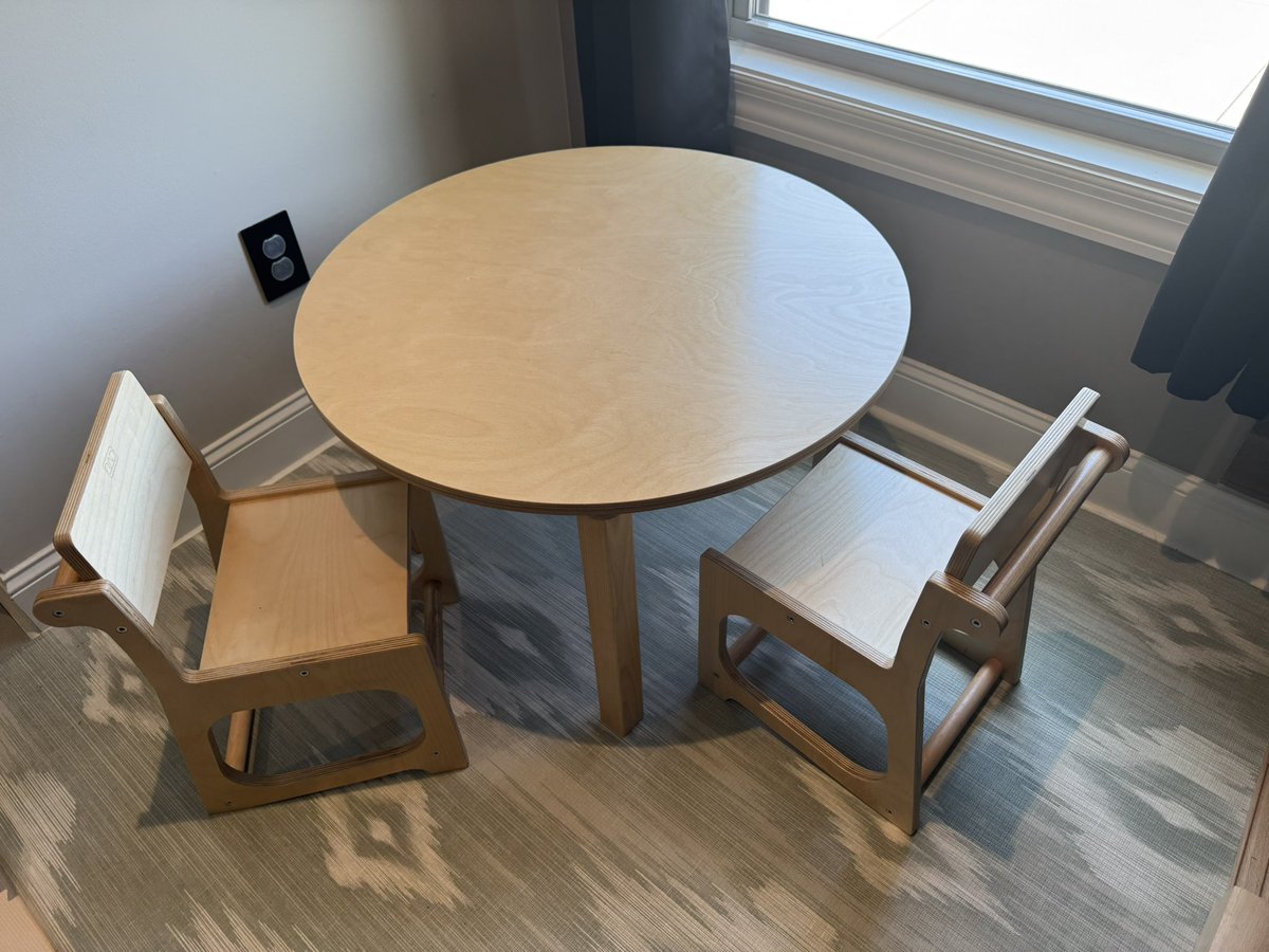 AmericanLictor's tweet image. Found a great small play table for my toddler, Made in USA (CA), great quality expect it to last many many years.
If you’re in the market:
radchildrensfurniture.com