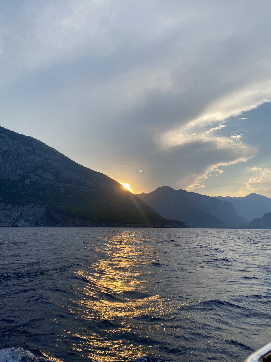 sevvaleddin's tweet photo. antalya renk paleti https://t.co/jot9fBrb9Y