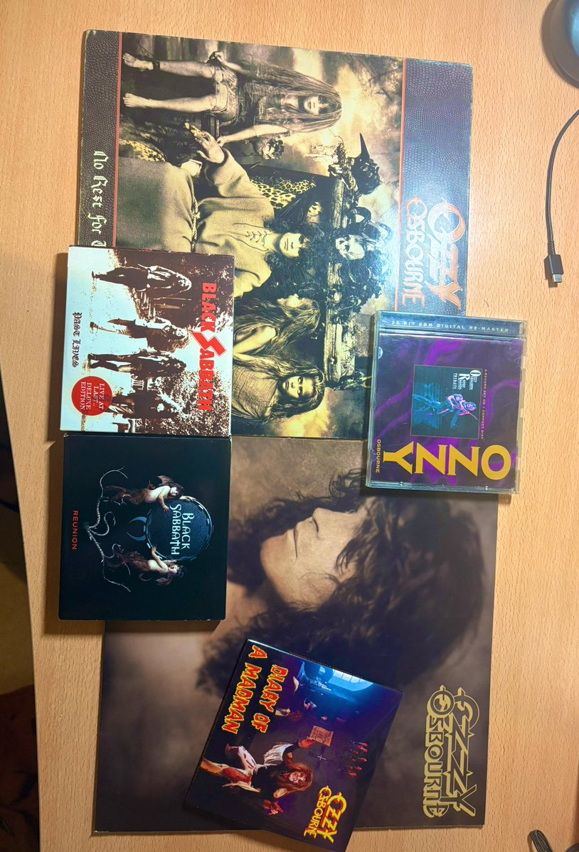 LO BALADES (@lo_balades) on Twitter photo Avui es un dia Molt trist, ens ha deixat el El Príncep de les Tenebres, el Gran <a href="/OzzyOsbourne/">Ozzy Osbourne</a>
Gràcies pel que ens has donat, seràs INMORTAL . Avui es un dia Molt trist, ens ha deixat el El Príncep de les Tenebres, el Gran <a href="/OzzyOsbourne/">Ozzy Osbourne</a>
Gràcies pel que ens has donat, seràs INMORTAL .