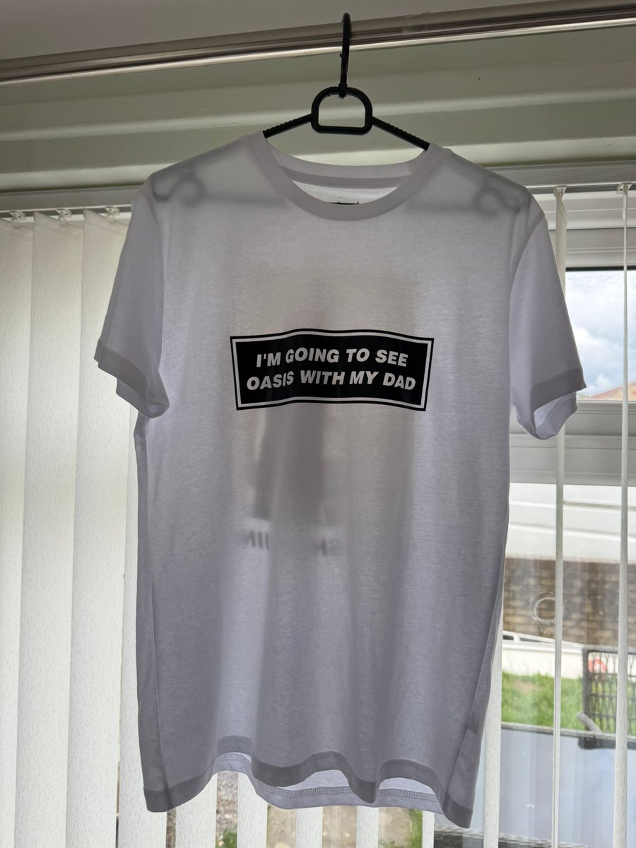 deanrmarsh's tweet image. Knocked this up for my kidda, who's taking my niece to see Oasis