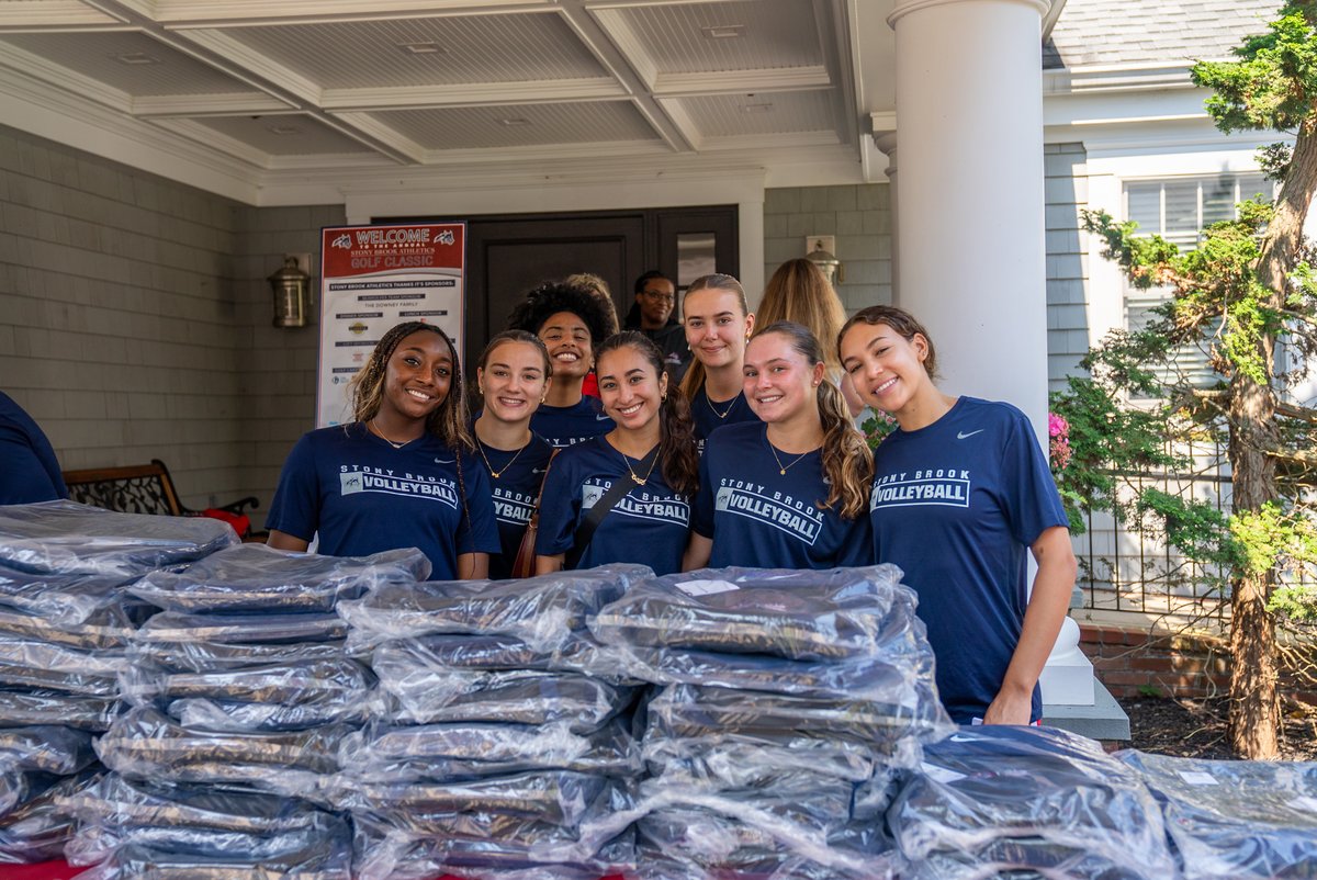 StonyBrookVB's tweet image. Teed off our week by spending the day with some of our most loyal fans at the 2025 Stony Brook Athletics Golf Classic鉀筹笍
馃寠馃惡 x @SeawolvesUnited