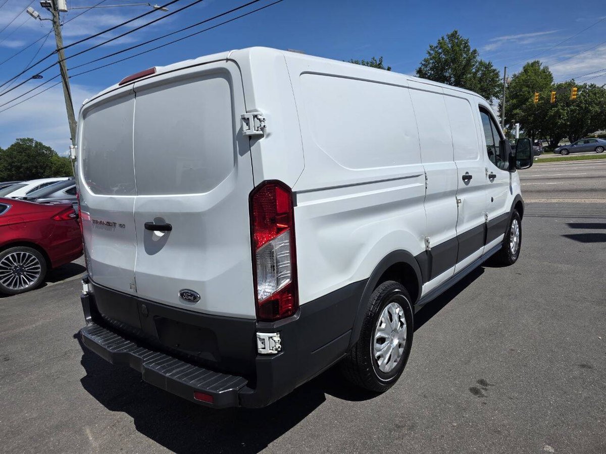 CommercialTruck's tweet image. 🚚 2017 Ford Transit Cargo Van – Ready to Work! 💼 One owner, well maintained, shelves, ladder rack &amp;amp; tech features like Bluetooth + backup cam. $13,995 in Raleigh, NC. 🤩 Make it yours today 👉 brnw.ch/21wUlqO

#CommercialTruckTrader #BuySellResearch #WorkVan