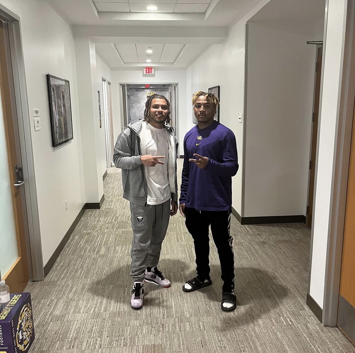 Lawddd! The goat! Forever a legend! still my favorite player😤