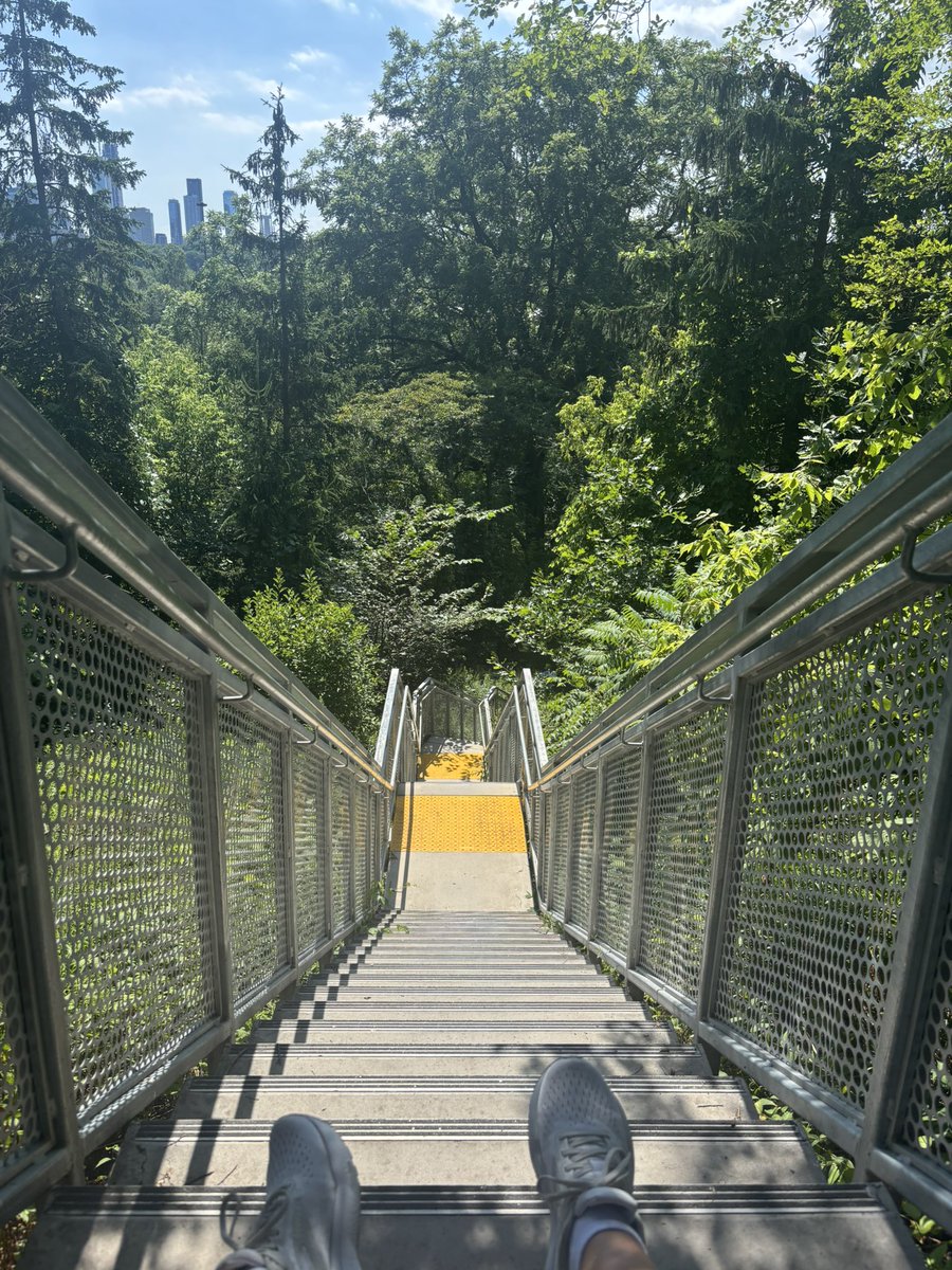 chelsealeite's tweet image. 89 days till the half 💪🏼 quick 3.5 km today, worked on maintaining speed 🏃🏻♀️💨