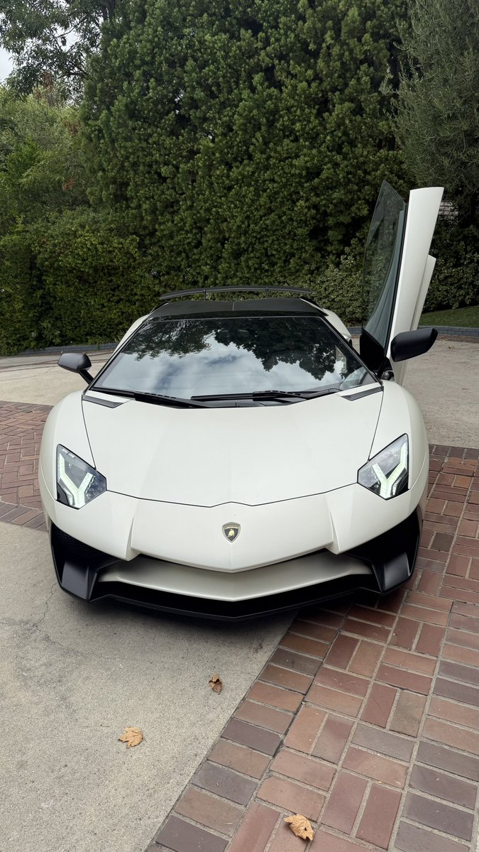 notcamcasey's tweet image. i have missed her dearly
first car i had to drive after 3 weeks of travel