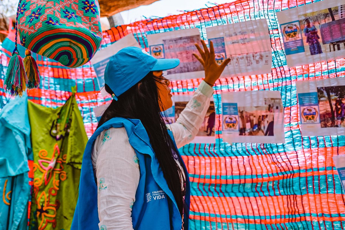 edwardLibreros_'s tweet photo. #NoticiasDelCambio l 🌅Llegamos hasta la comunidad Wayuu de Buenavista en La Guajira, en donde nuestro equipo dialogó con sus habitantes y el Comité de Agua 💧sobre las experiencias que han tenido con la planta de tratamiento de agua potable que les entregamos hace 3 meses, así como el seguimiento al mismo. 

Un valioso espacio de reflexión con la comunidad en torno al agua. 💪🏽