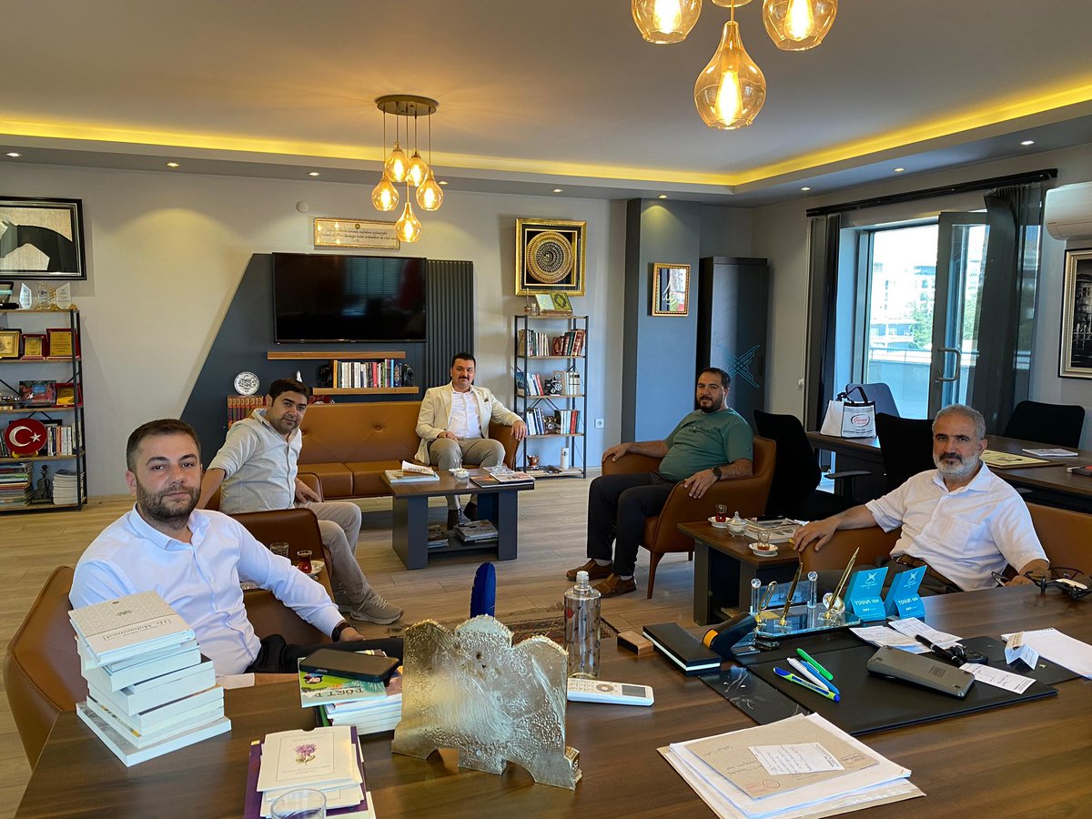 📍 TÜGVA VAN

Nazik ziyaretiyle bizleri onurlandıran Van Yüzüncü Yıl Üniversitesi Rektör Yardımcısı Prof. Dr. Cemil GÖYA’ya teşekkür ederim