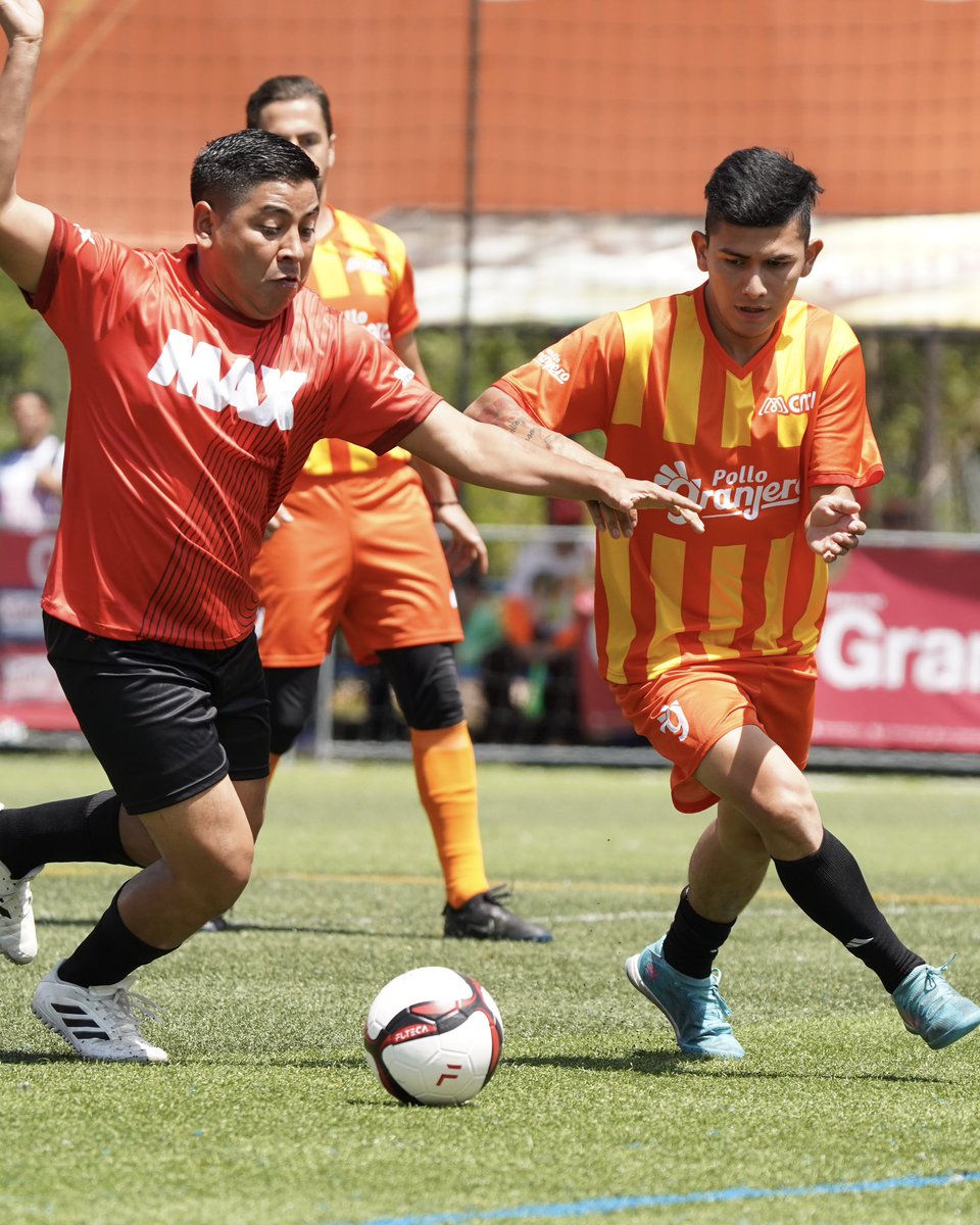 andresNadf's tweet image. ¡ATENCIOOOOON! ‼️‼️‼️ ¡MEDIO TIEMPO!!
DIST. MARISCAL 1️⃣-1️⃣ POLLO PINULITO
POLLO GRANJERO 0️⃣-0️⃣ MAX