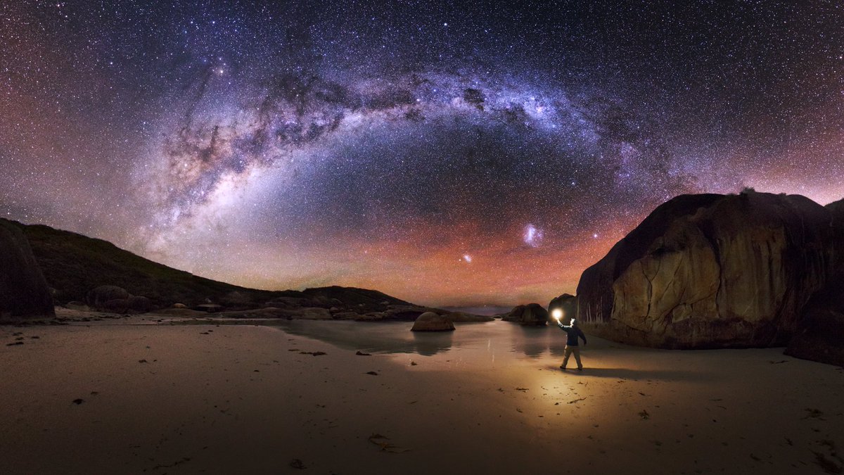 maiz_julio's tweet image. Milky way over Western Australia by Michael Goh @astrophotobear